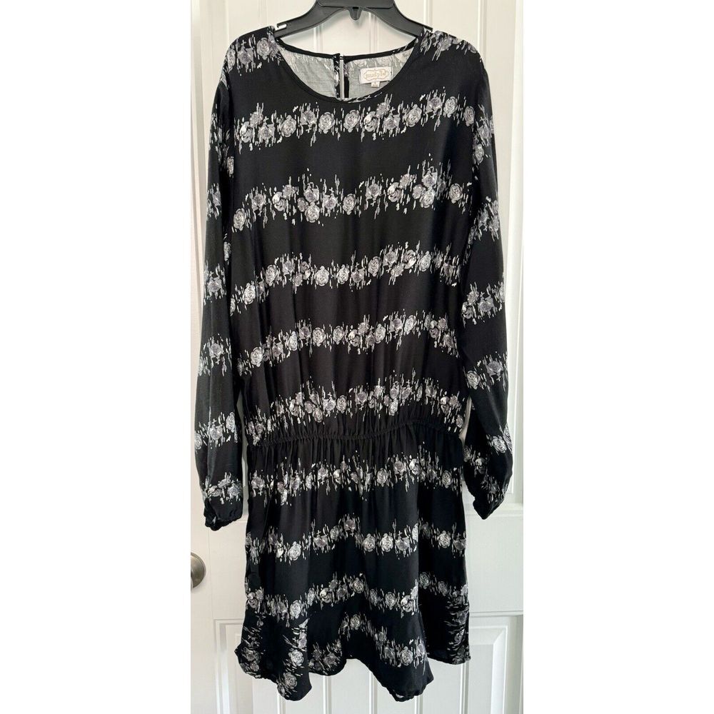 Mudpie Women's Large Black, Gray And White long‎ Sleeve Casual Drop Waist Dress